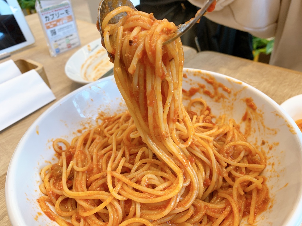 カプリチョーザ定番メニュー！トマトとニンニクのスパゲティー
