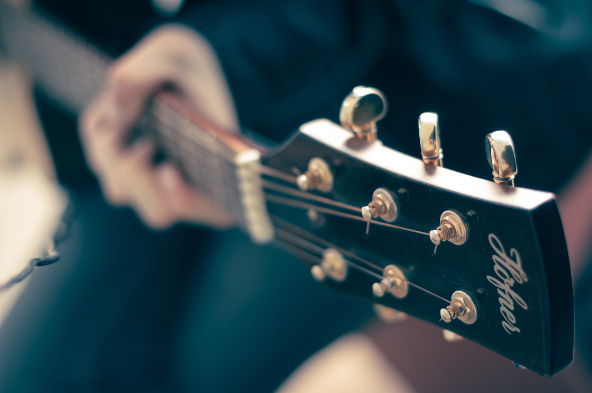 選び方3.アーティスト仲間と一緒にライブを企画する